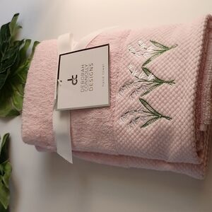 Deborah Connelly 2 Pink White Green Hand Towels  NWT Floral Embroidered